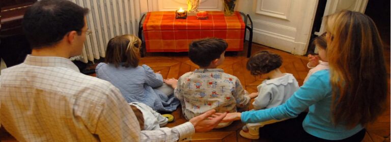 Como en el día de Pentecostés, cada familia puede recibir el amor de Dios que se derrama en su vida cotidiana