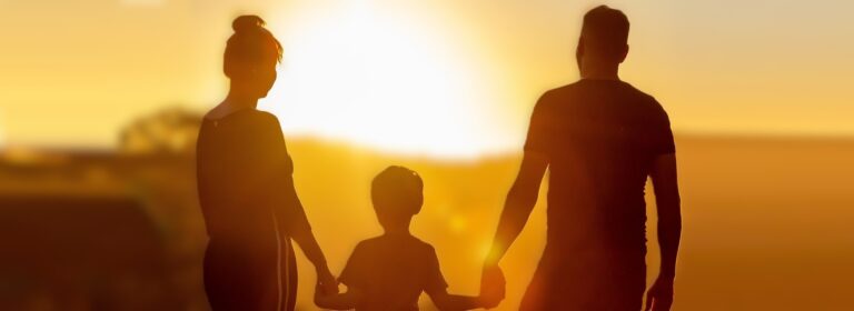 Jesús promete que, pase lo que pase, la luz volverá a brillar, y entonces será visible sólo lo que refleje el amor