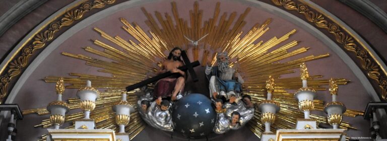 Dios es amor, Dios es comunión de amor entre el Padre, el Hijo y el Espíritu Santo